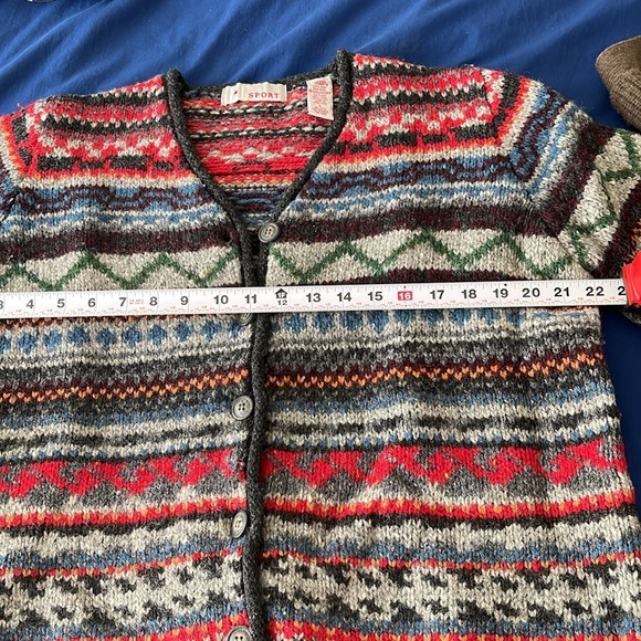 Classic Shetland wool cardigan from Lord and Taylor L. - Picture 5 of 7